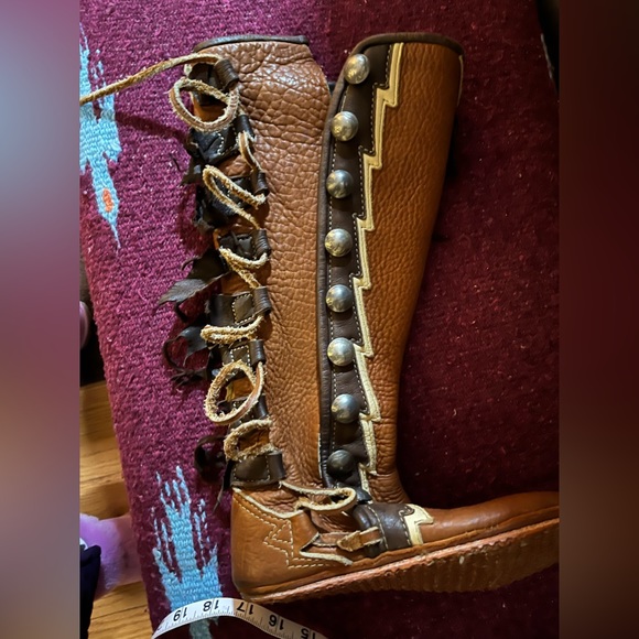 Bald Mountain Moccasins handmade one of a kind w Indian head nickel buttons - Picture 12 of 16